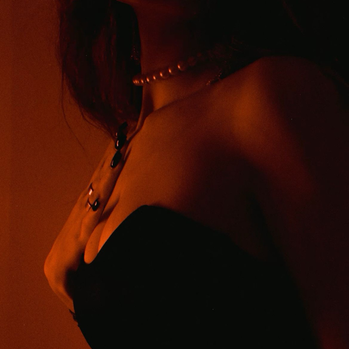 Iris Elaine Vale 